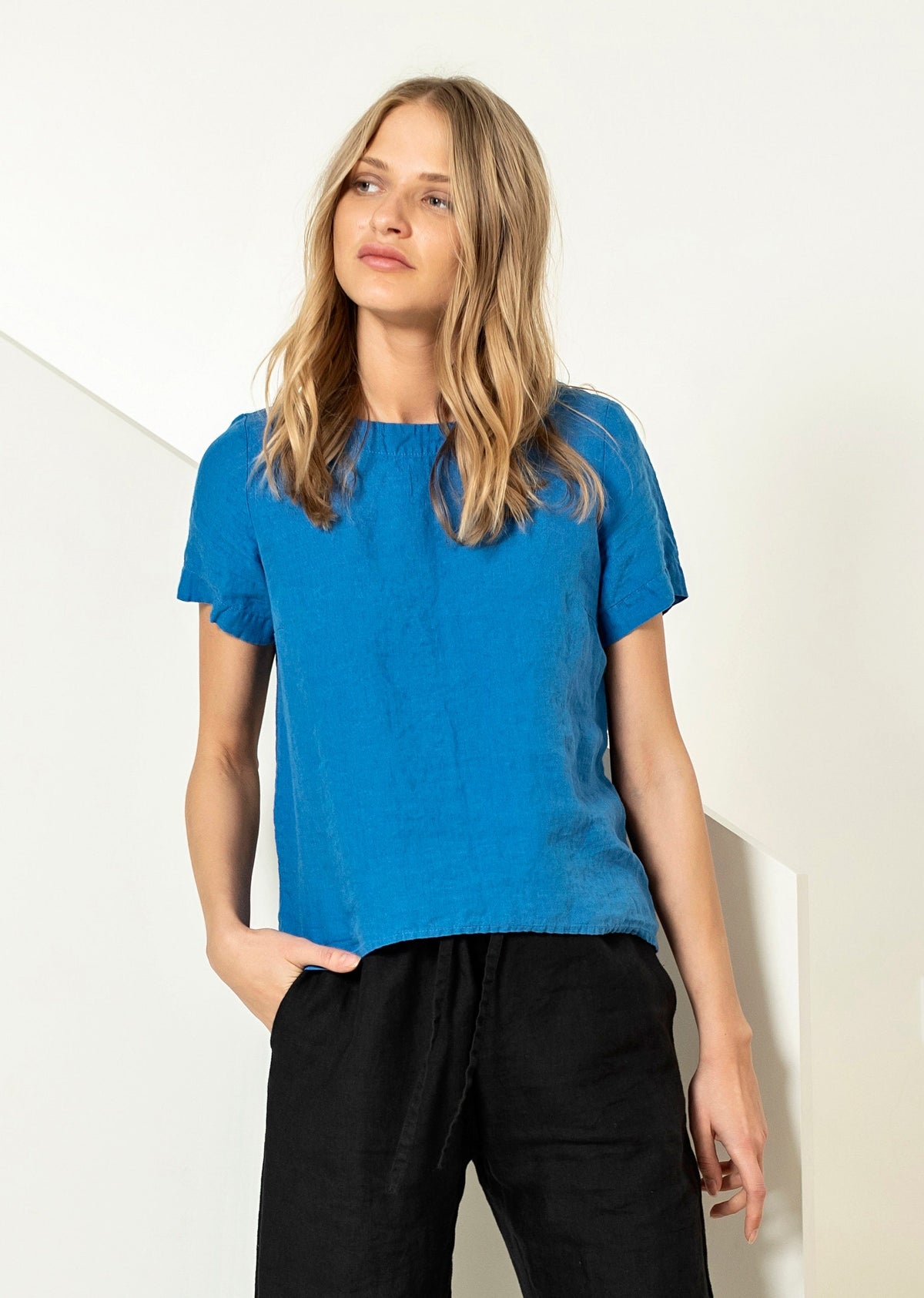 Della Blue Linen Blouse — The Clothing Closet