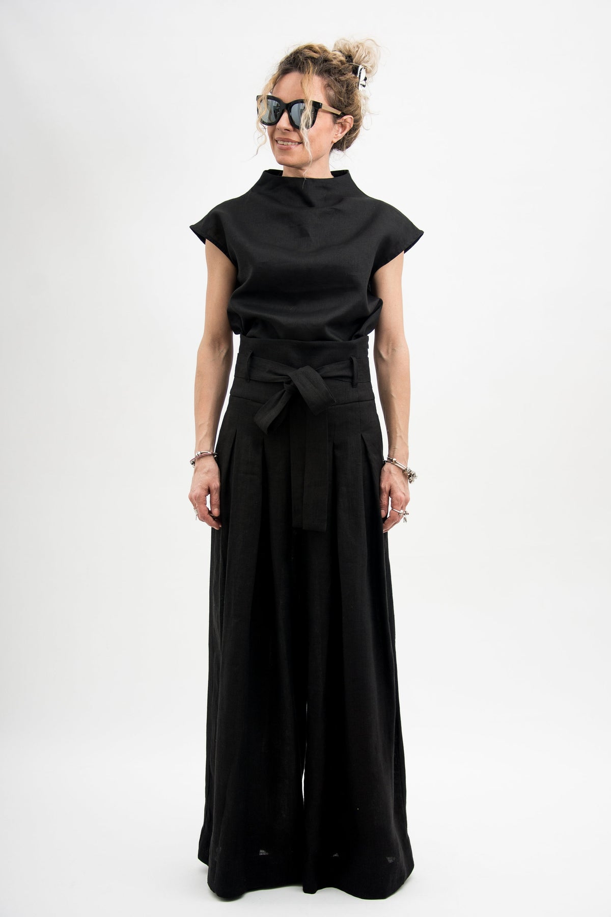 Ingrid Black Linen Blouse — The Clothing Closet