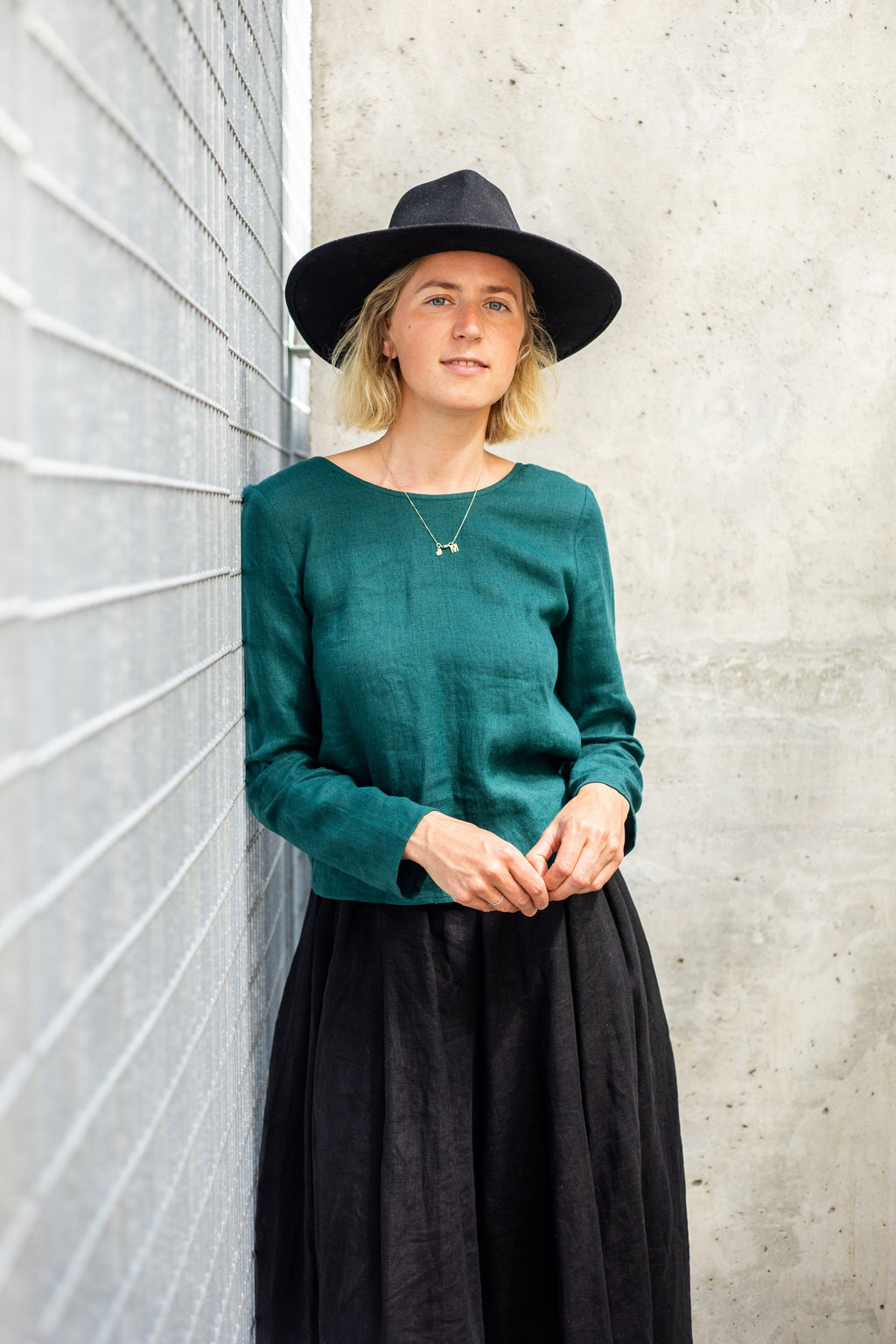 Vida Green Linen Blouse — view 2