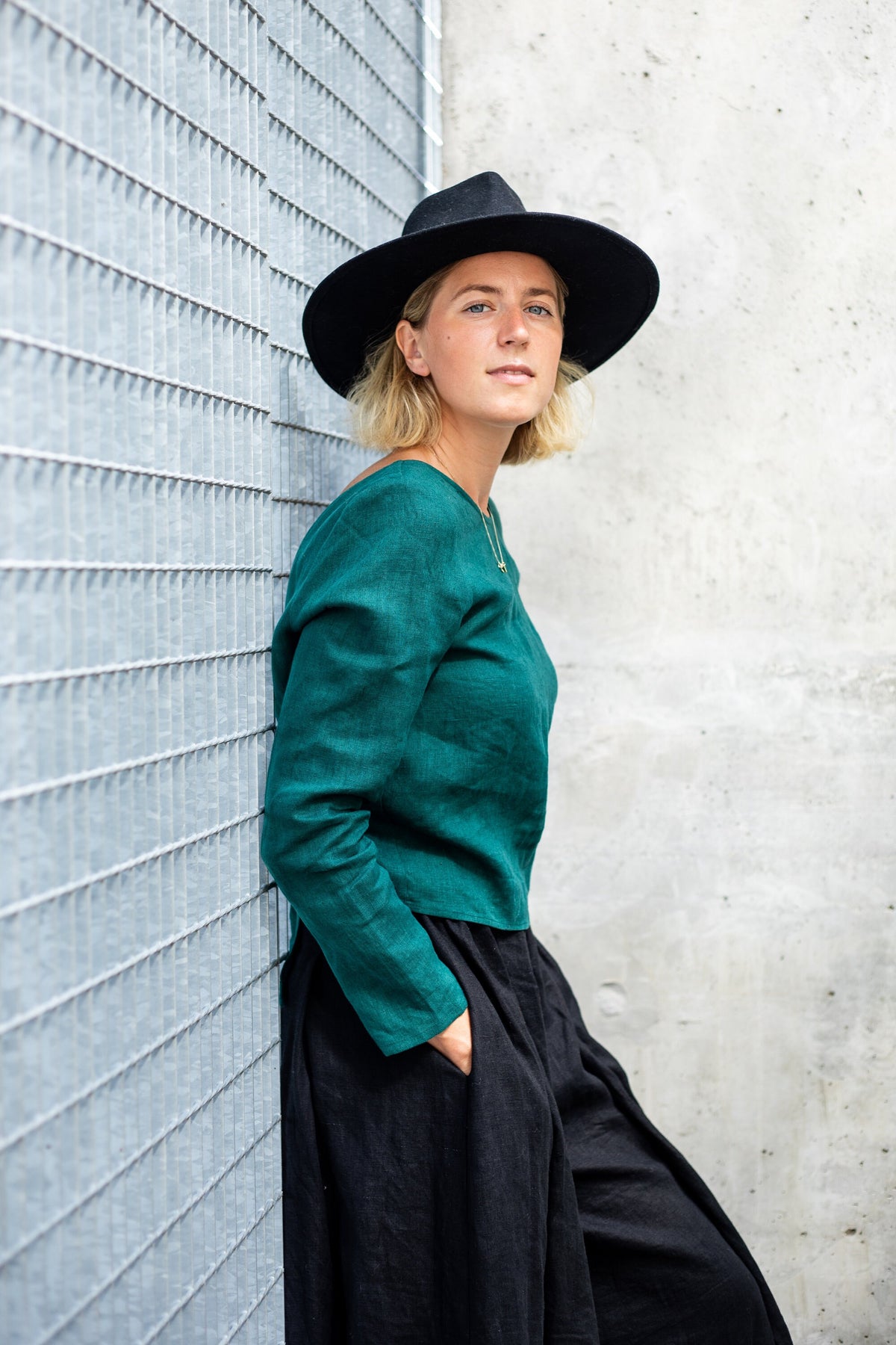 Vida Green Linen Blouse — view 3