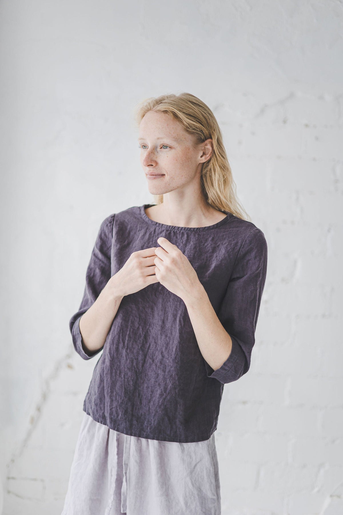 Brielle Gray Linen Blouse — view 4