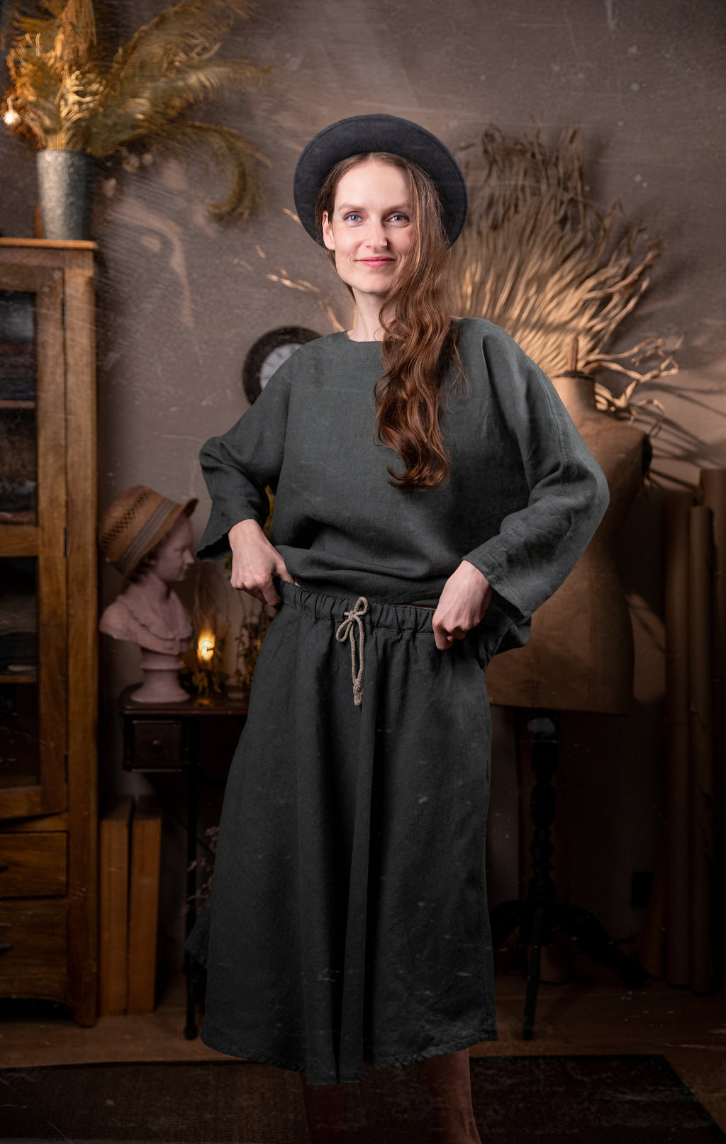 Una Gray Linen Blouse — view 3