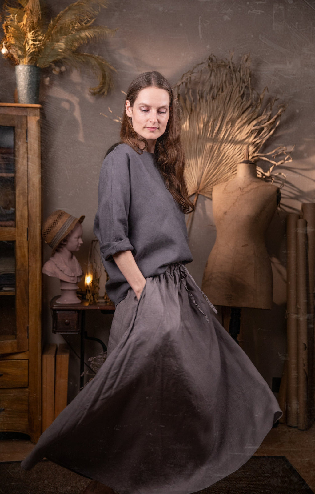 Una Gray Linen Blouse — The Clothing Closet