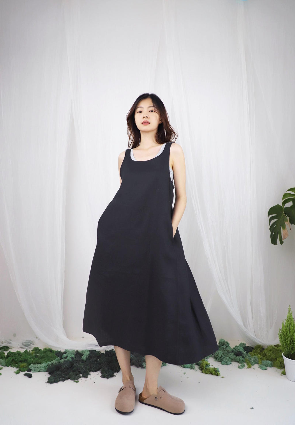 Hazel Black Linen Pleated Midi Pinafore Dress — view 3
