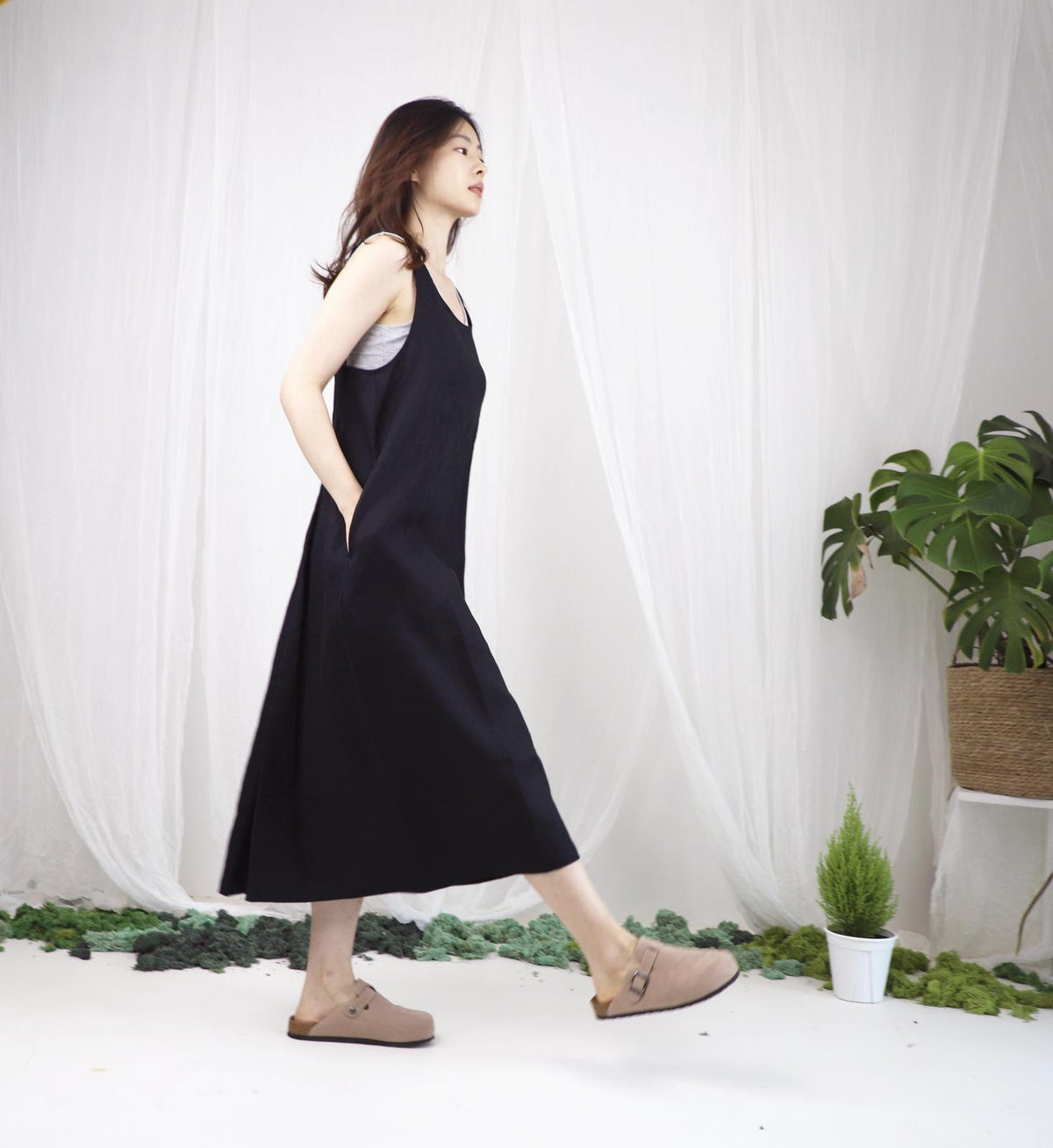Hazel Black Linen Pleated Midi Pinafore Dress — view 5